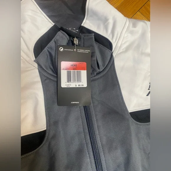 Jump Men's Gray and White Windbreaker - Picture 2 of 4
